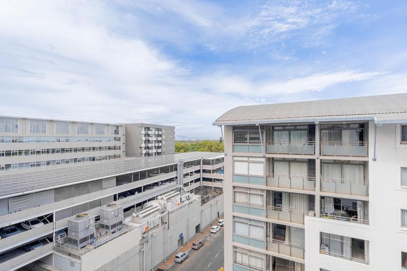 2 Bedroom Property for Sale in Claremont Western Cape